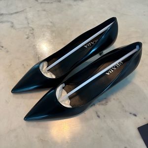 Prada black leather pumps